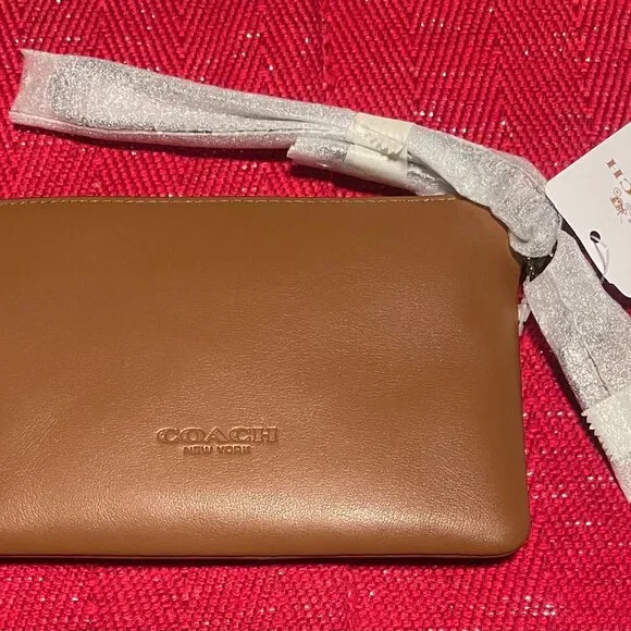 COACH PAC-MAN BROWN LEATHER WRISTLET - Picture 4 of 4